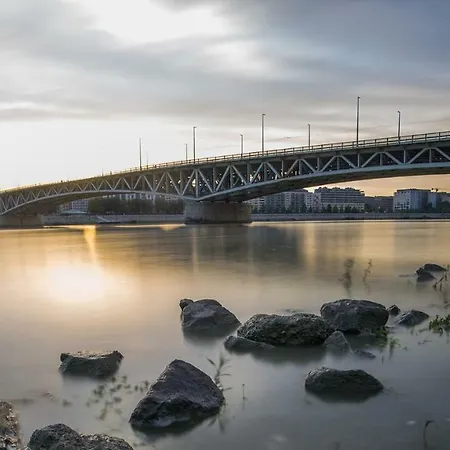 Diamond - Classic Budapest